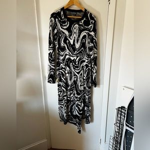 NWT Swirl patterned knit sweater dress